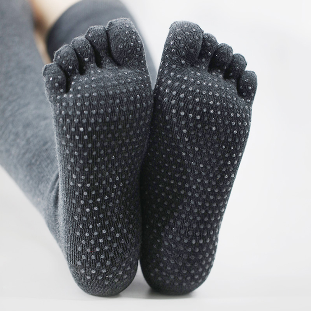 Einfarbige Yoga-Socken mit mittlerem Schlauch