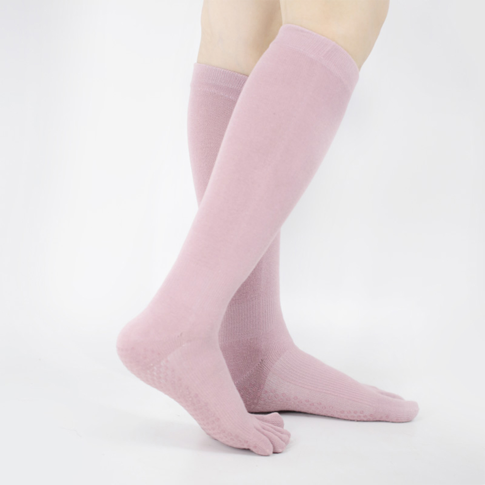 Einfarbige Yoga-Socken mit mittlerem Schlauch