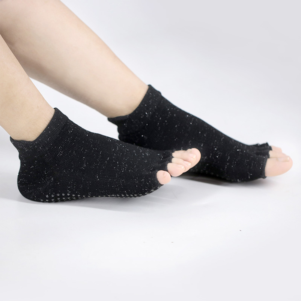 Glänzende Yoga-Socken mit halbem Zehenbereich aus Seide